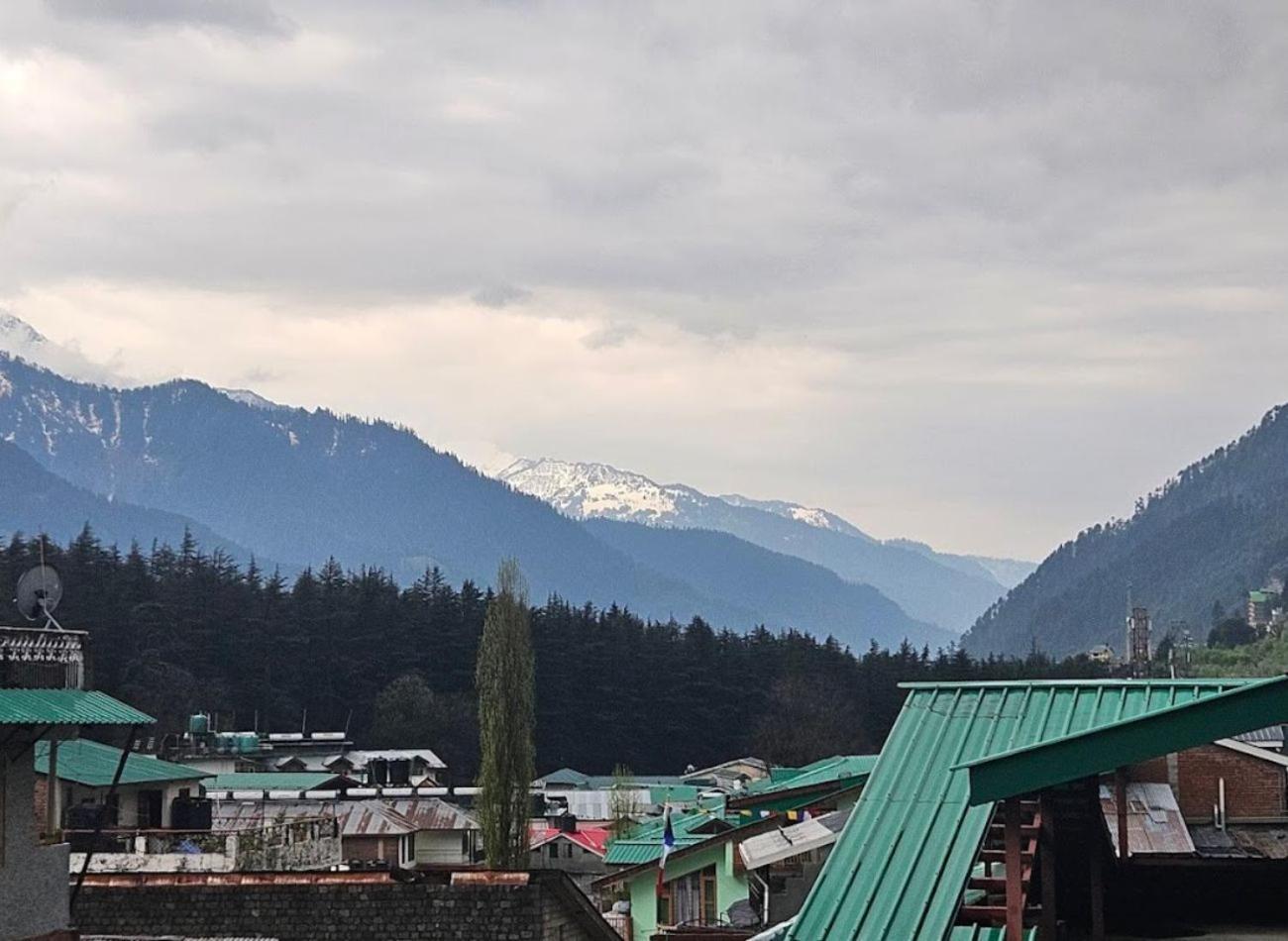 Hotel Premier Mall Road Manali Экстерьер фото